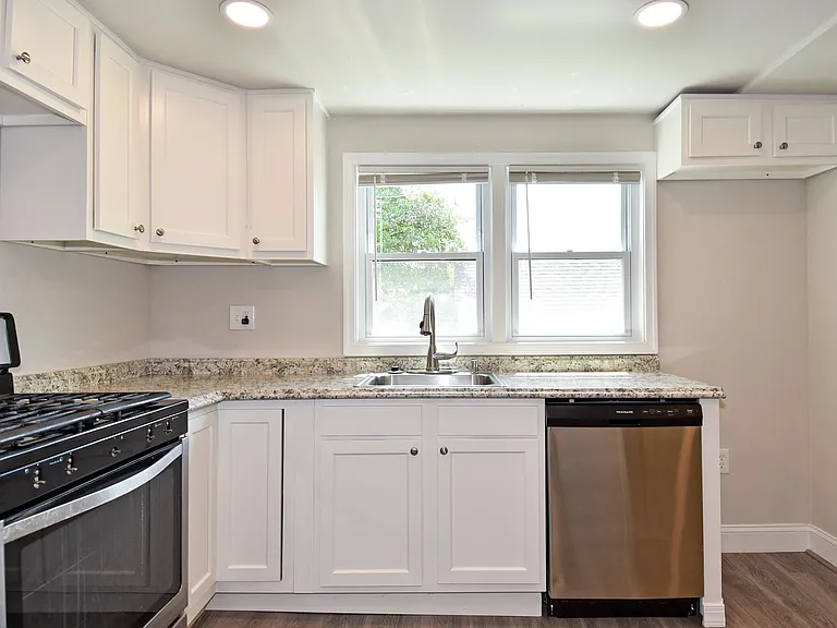8002 Shelley Dr — Photo 7