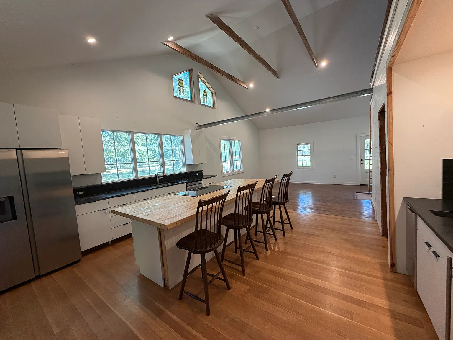 3 bed, 2200 sqft, $2,100 — Photo 1