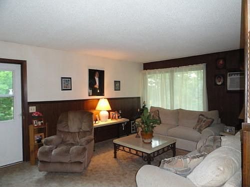 3rd image of 386 Winifred St E