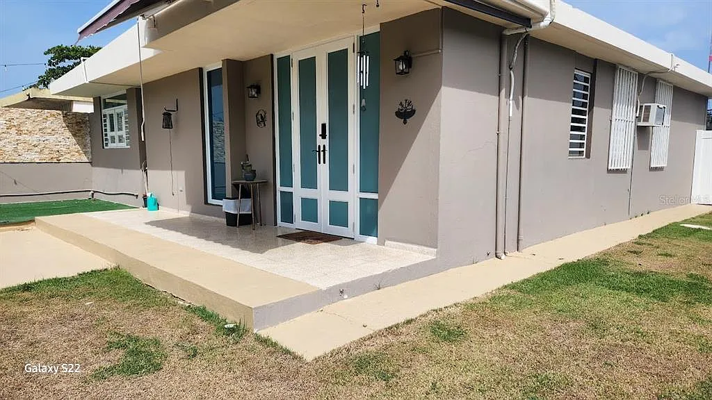 3 bed, 1.0 bath, 800 sqft, $1,500 — Photo 2