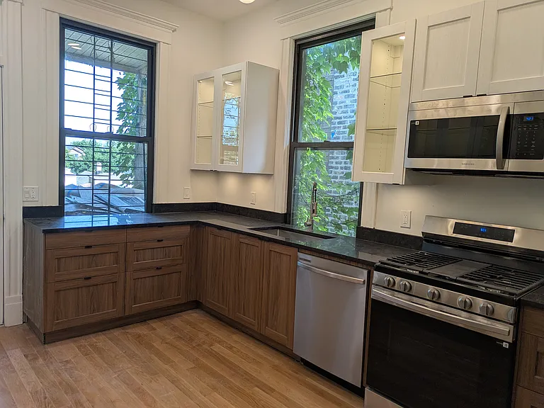 1327 N Maplewood Ave #3 — Photo 10