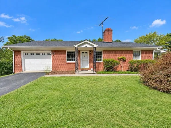 249 Lyons Cir, Hillsville, VA 24343