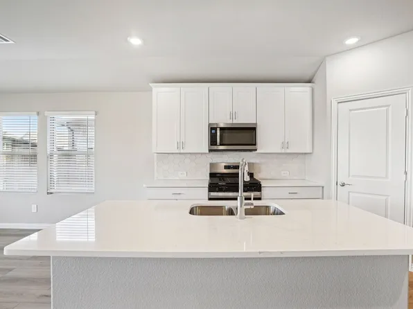 2009 Homestretch Dr, Seagoville, TX 75159