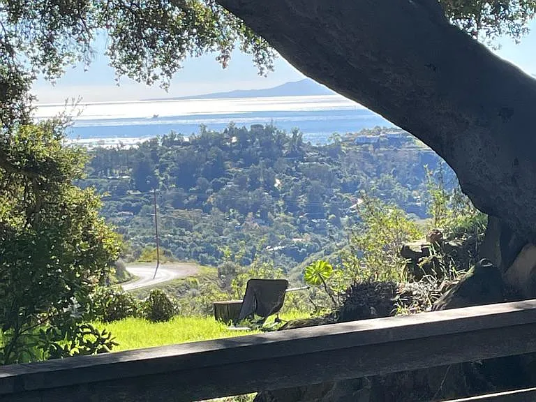 W Mountain Dr — Photo 4