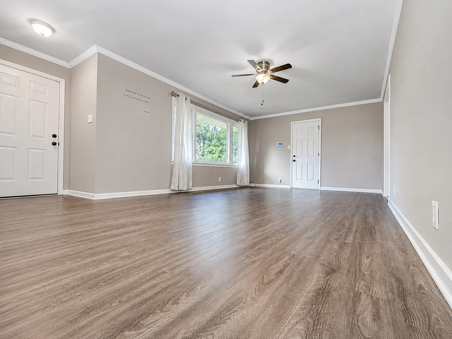3 bed, 1300 sqft, $1,650 — Photo 3
