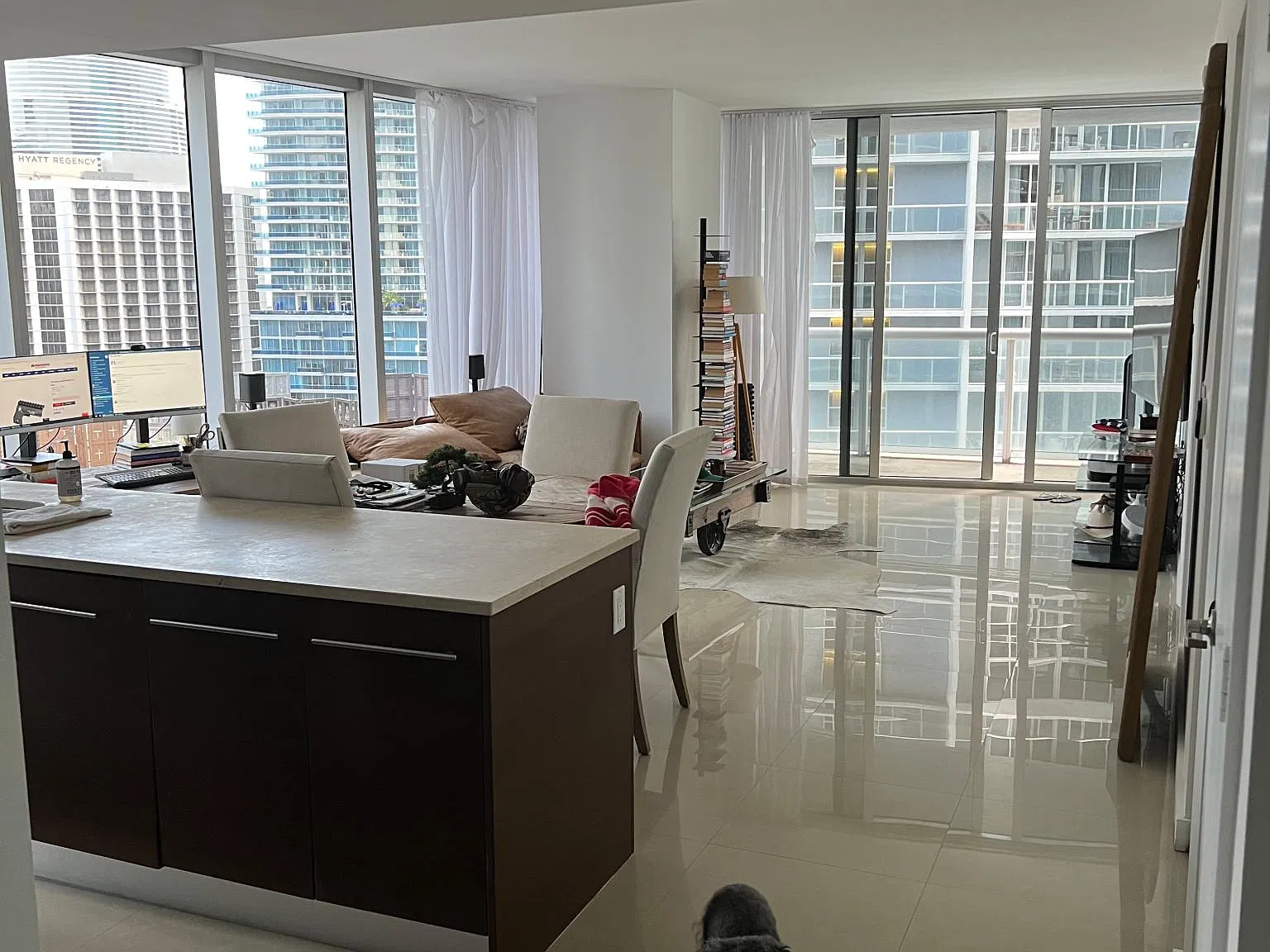 2 bed, 1327 sqft, $5,000 — Photo 2