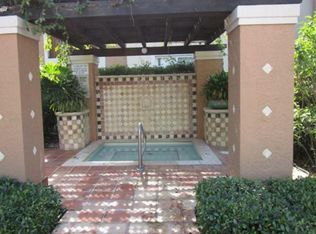 2021 Renaissance Blvd, Hollywood, FL 33025