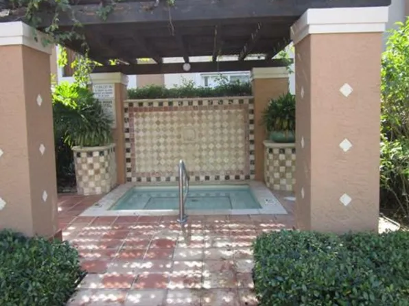 2021 Renaissance Blvd, Hollywood, FL 33025