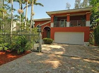 3560 Avocado Ave, Miami, FL 33133