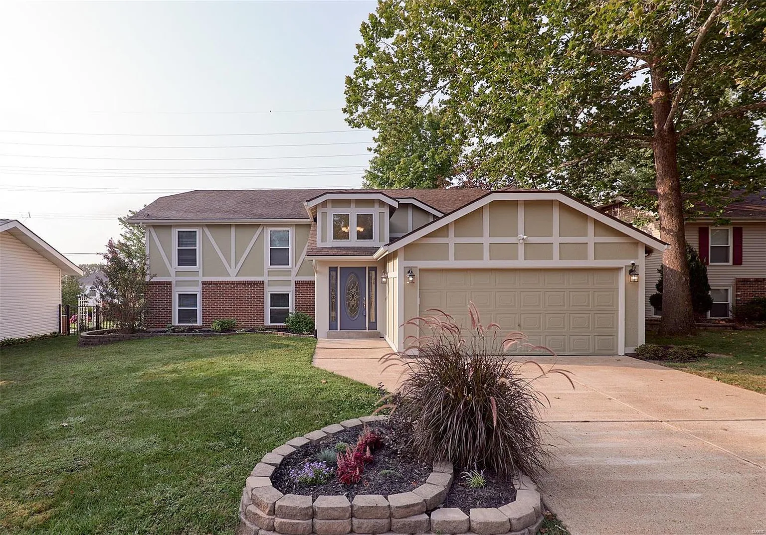 370 Stormyoak Dr photo 1