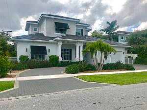 2nd image of 951 NE 2nd Ter