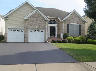 187 Scarborough Way, Marlboro, NJ 07746