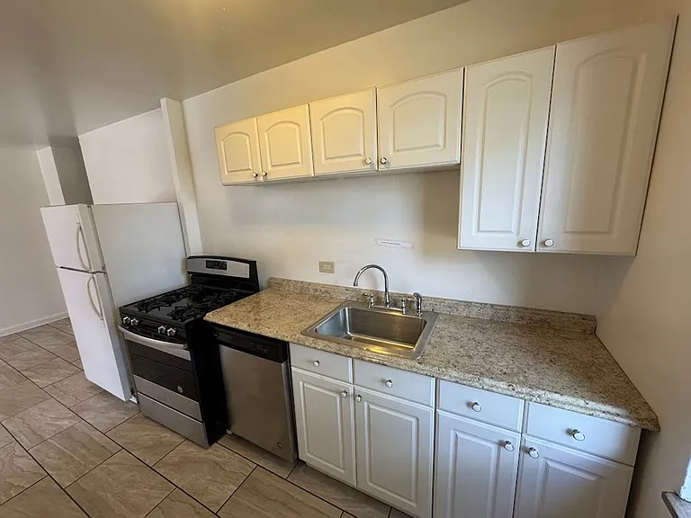 5506 Fifth Avenue — Photo 76