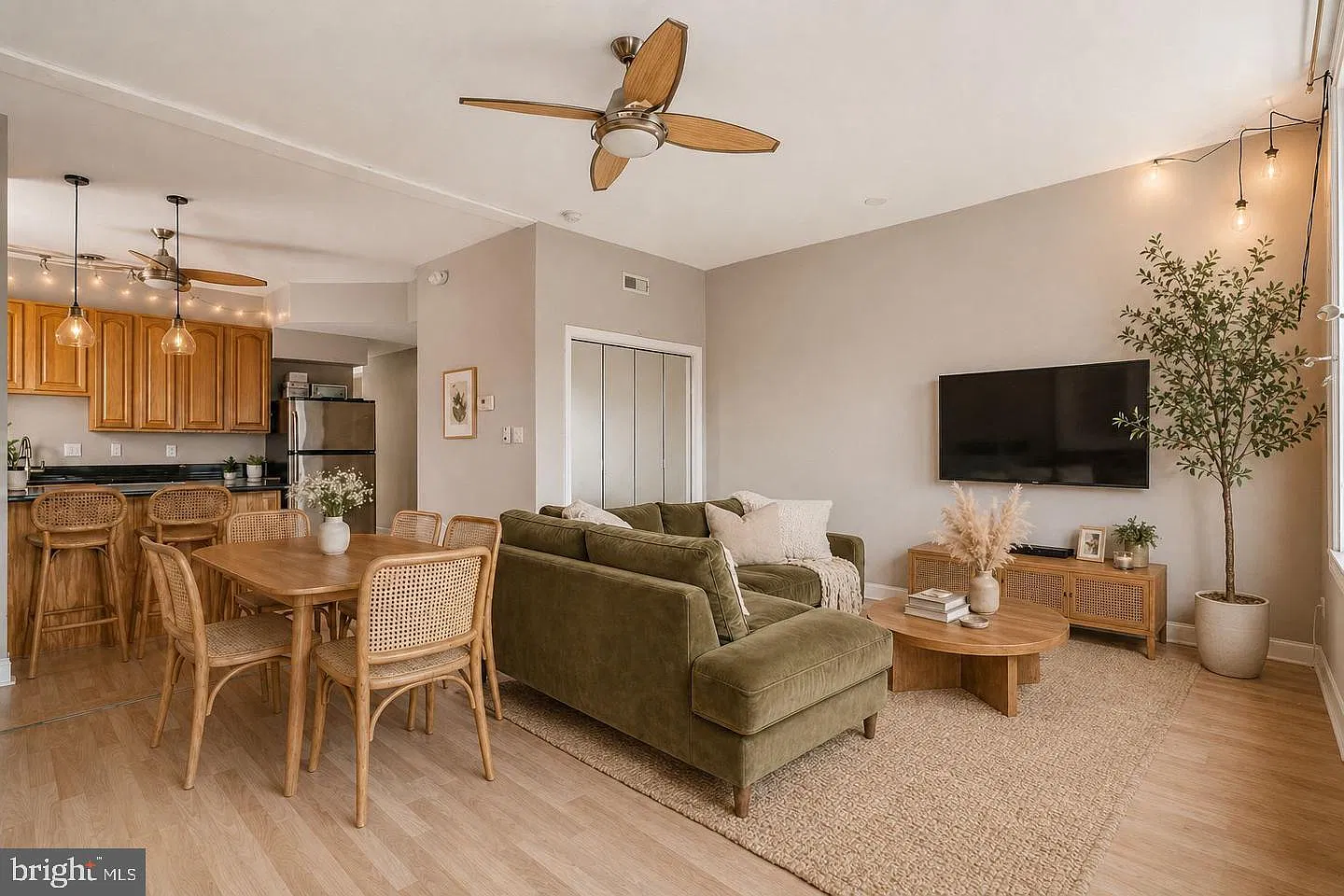 3 bed, 1.0 bath, 1200 sqft, $1,275 — Photo 3