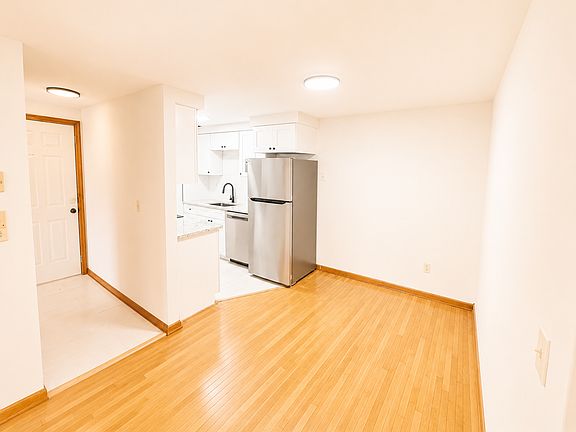 4th image of 152 McCarty Ave APT 2