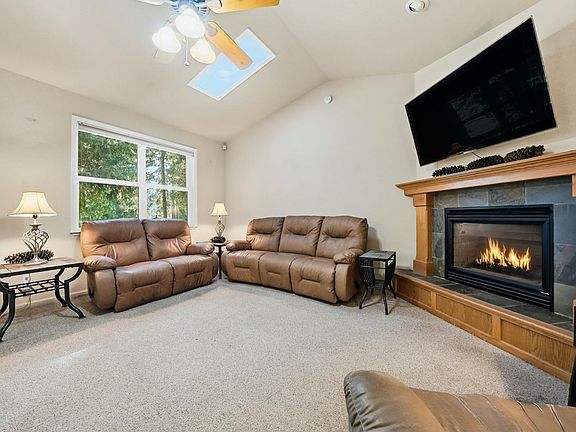 3rd image of 26361 Golf Links Dr