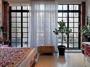 439 W 21st St APT 1, New York, NY 10011