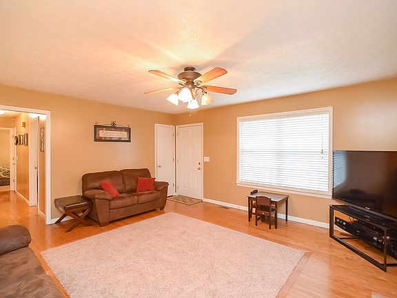 4th image of 123 Kristen Ct