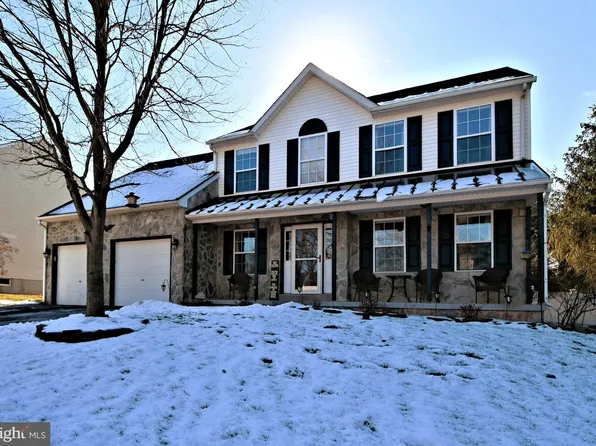 1017 Rivers Edge Dr, Collegeville, PA 19426