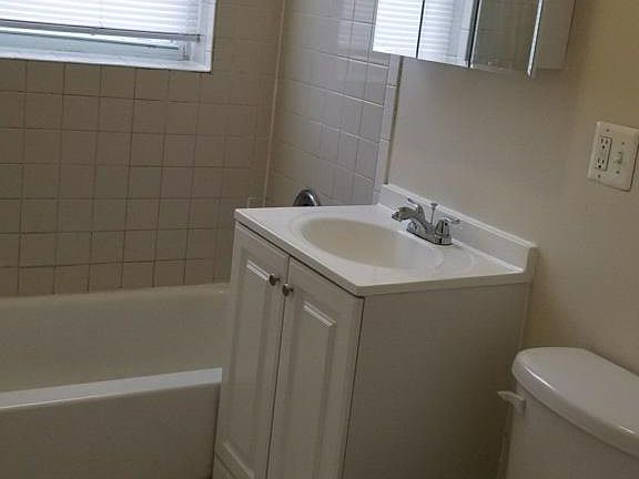 5th image of 5717 S Prairie Ave #3