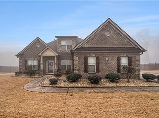 121 Shimmering Waters Ln, Fayetteville, GA 30214