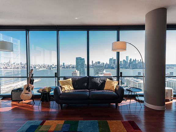 Floor to Ceiling Glss Window