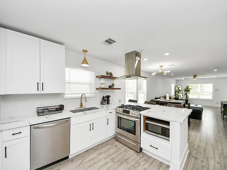 7003 Darien St — Photo 20