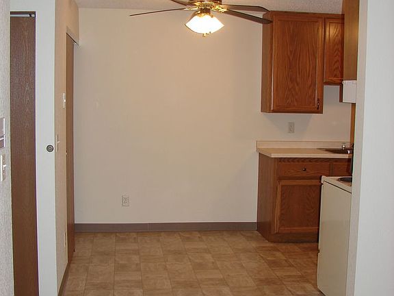 5th image of 420 Summit Ave S APT 103