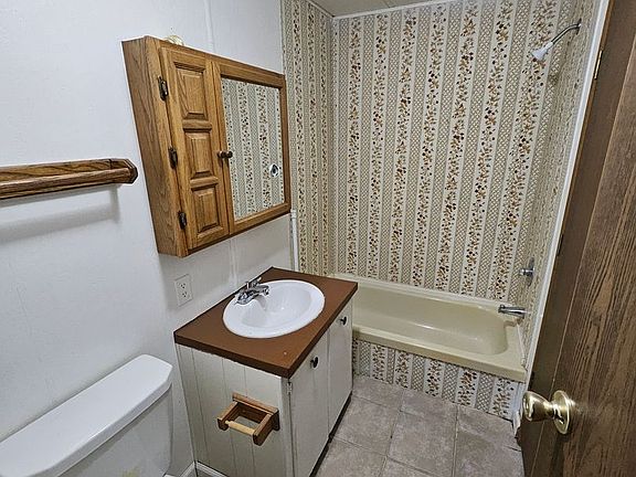 5th image of 1544 Lincoln Ln