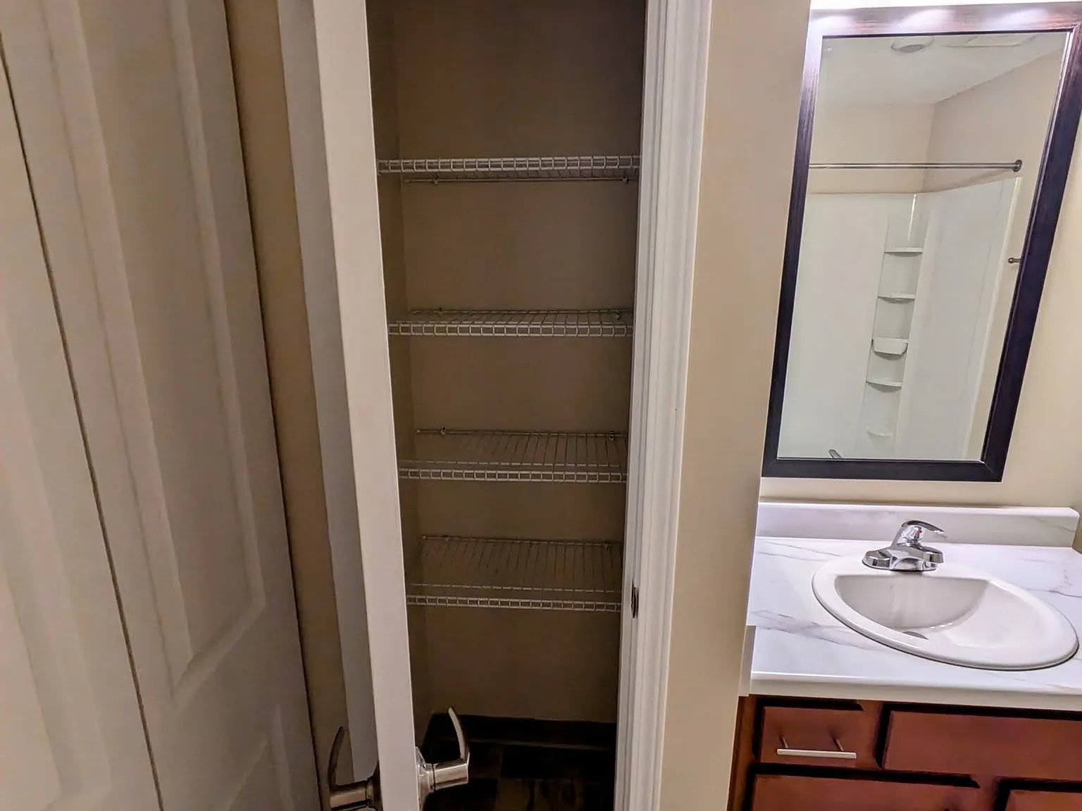 1 bed, 687 sqft, $995 — Photo 4