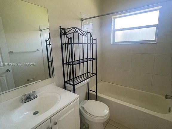 3rd image of 241 SE Park St #1