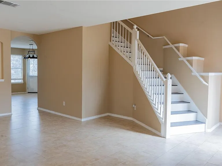 1608 Diana Dr — Photo 29