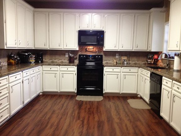 3rd image of 370 Creekwood St