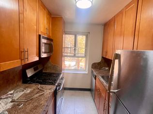 190-17 69th Ave #A, Fresh Meadows, NY 11365