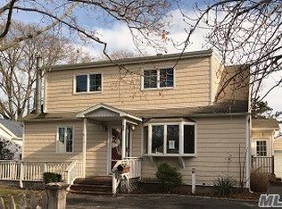 59 Bayview Ave, Bayport, NY 11705