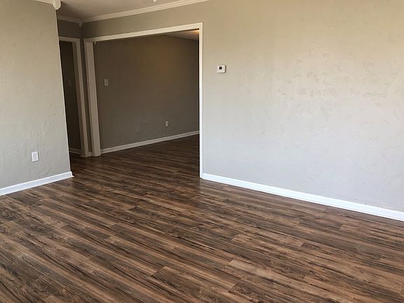 3rd image of 404 E 47th St
