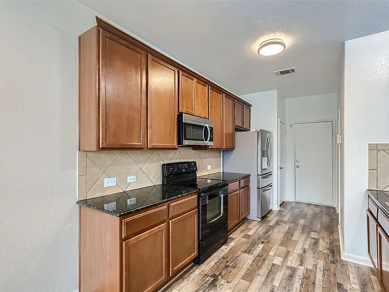 131 Lavaca Loop — Photo 8
