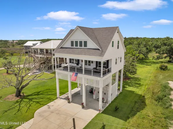 1490 N Beach Blvd, Bay Saint Louis, MS 39520