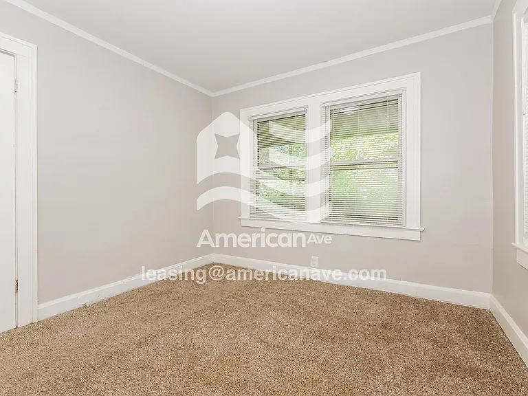 1453888_013_bedroom_13995359.jpg