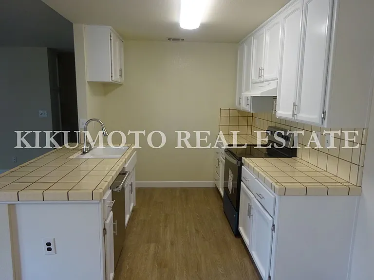 6891 Steamboat Way — Photo 4