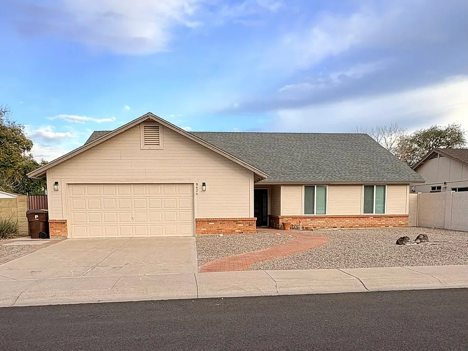8626 W Greenbrian Dr