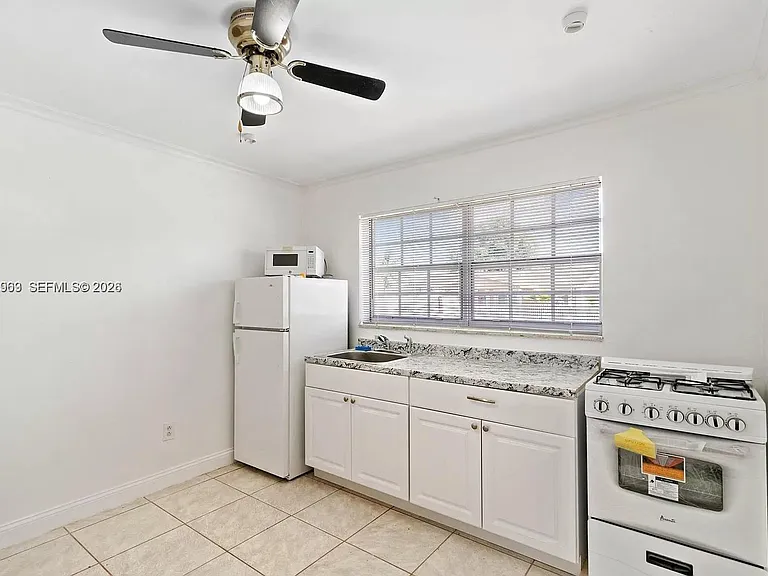 17200 NW 51st Pl #B — Photo 9