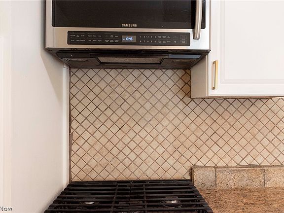 4th image of 1263 Newton St