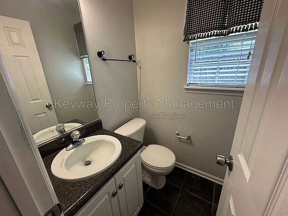5th image of 149 Hammond Place Cir
