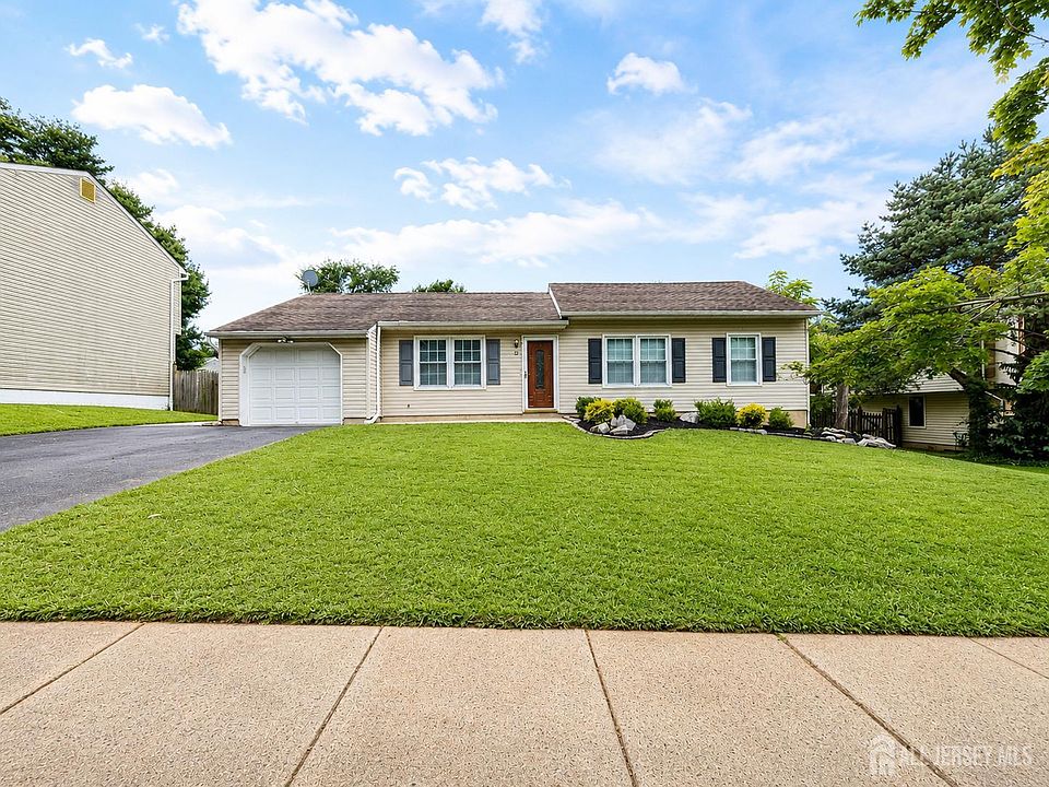 1st image of 3 Netherwood Cir