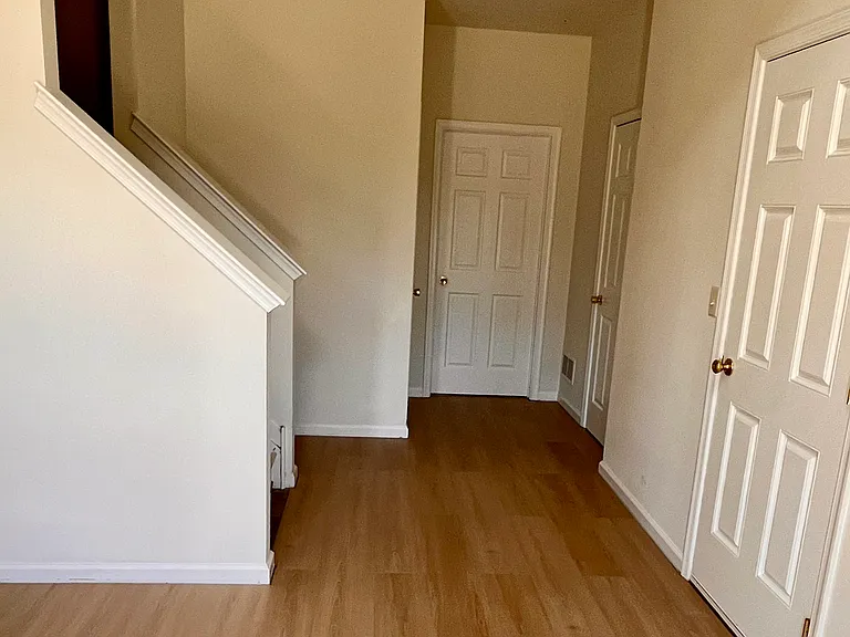 535 Marion Rd — Photo 2