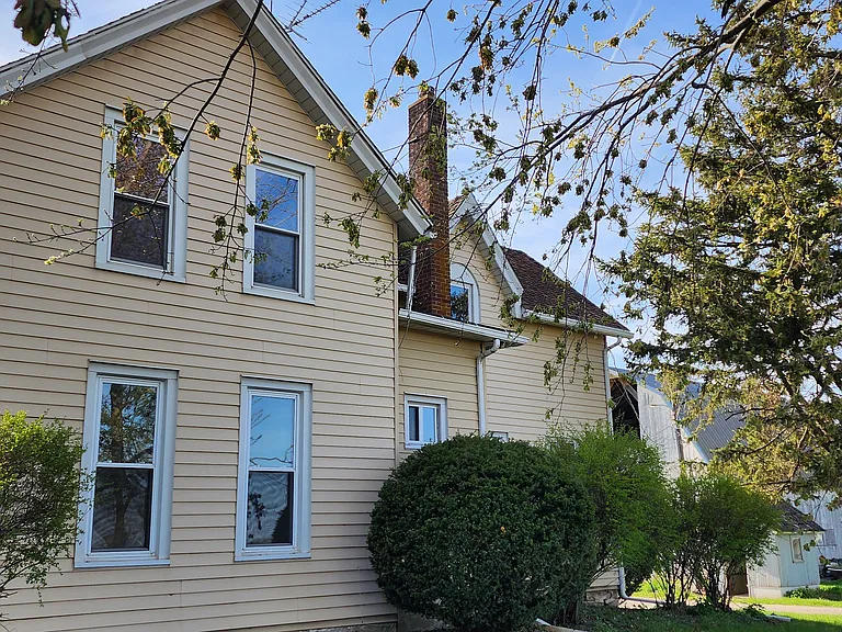 915 N Somonauk Rd — Photo 1