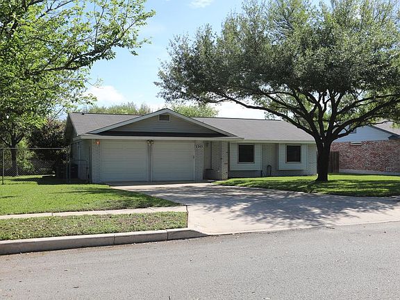 2nd image of 2203 Pear Blossom St