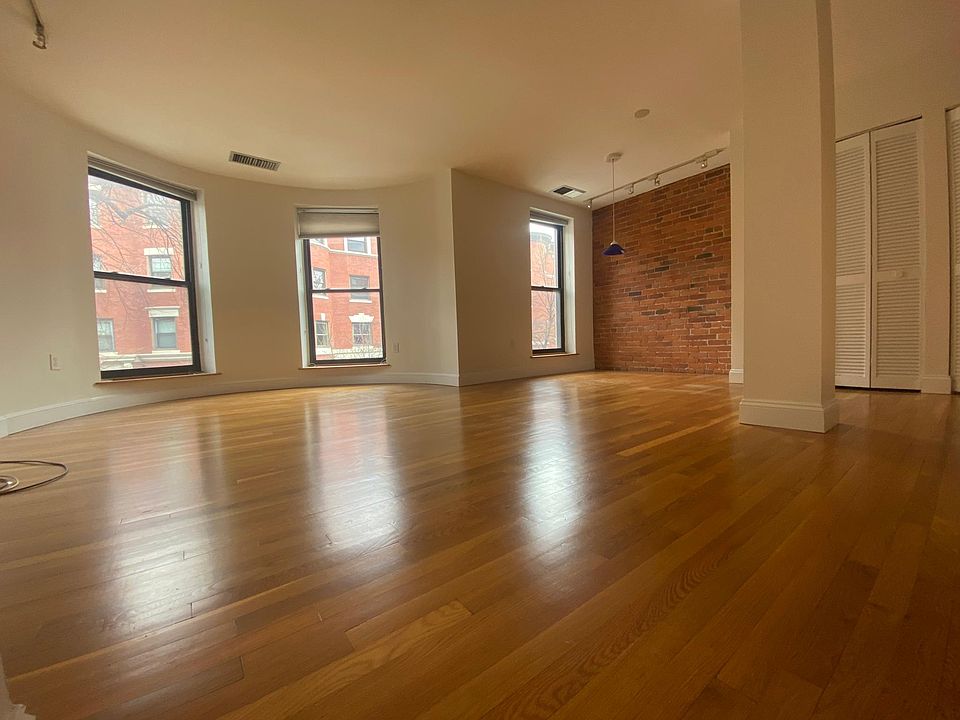 2nd image of 96 Gainsborough St Unit 203