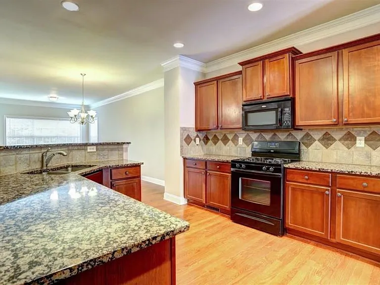 12820 Doe Dr — Photo 8